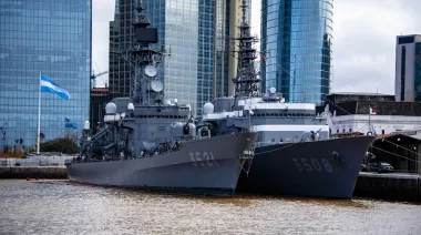 Japón exhibe sus buques Kashima y Shimakaze para todo el público