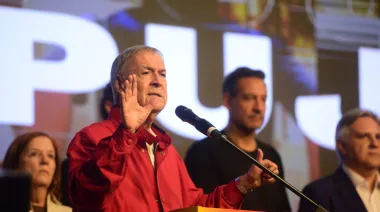 Llaryora y Schiaretti atribuyen su caída a un “fenómeno nacional”