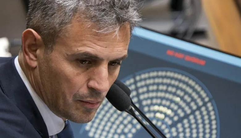 Ferraro acusó a Martín Menem de “cajonear” proyectos aprobados en Diputados