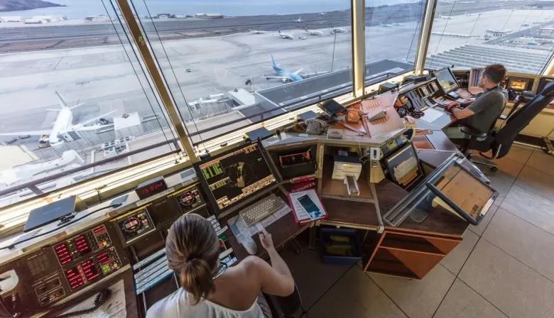 Paros escalonados de controladores aéreos desde el 22 de agosto