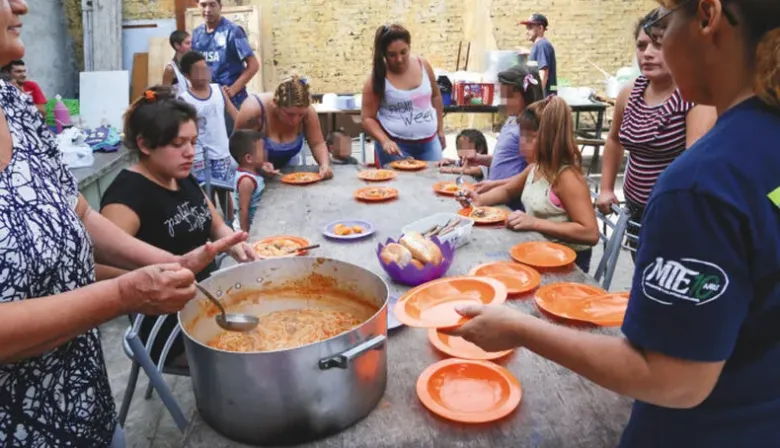 El Gobierno reconoció que no existió el control que justificó dejar sin comida a comedores