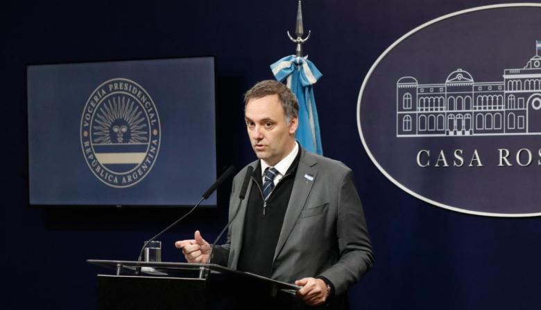 Dólares en el colchón: el Gobierno lanza un plan para “reparar” los controles