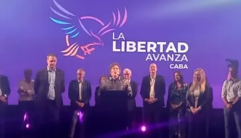 Milei cargó fuertemente contra el PRO y definió a Santoro como "Sanvaca"