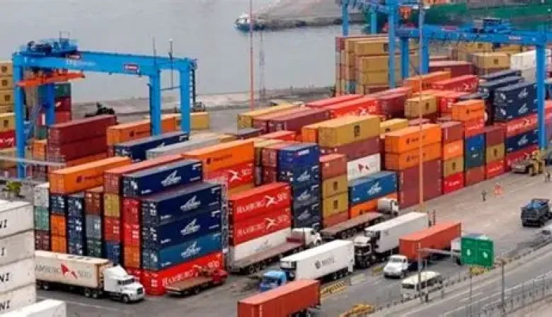 Superávit en julio: más exportaciones y boom importador