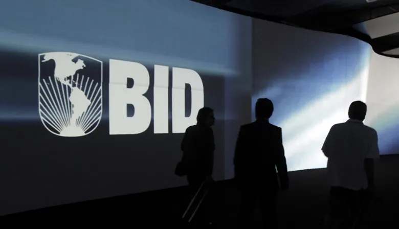 El BID respaldó a la Argentina con una línea de U$S 10.000 millones y advirtió sobre la pobreza y la falta de consensos