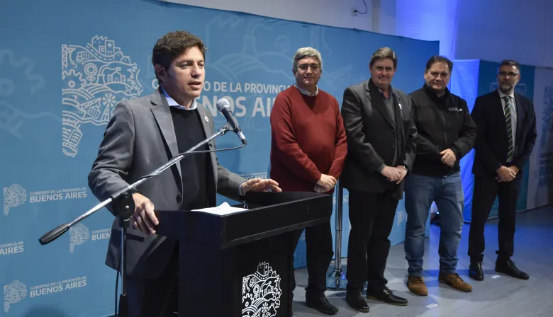 Kicillof le respondió a Milei: "El que grita e insulta es porque no tiene razón"