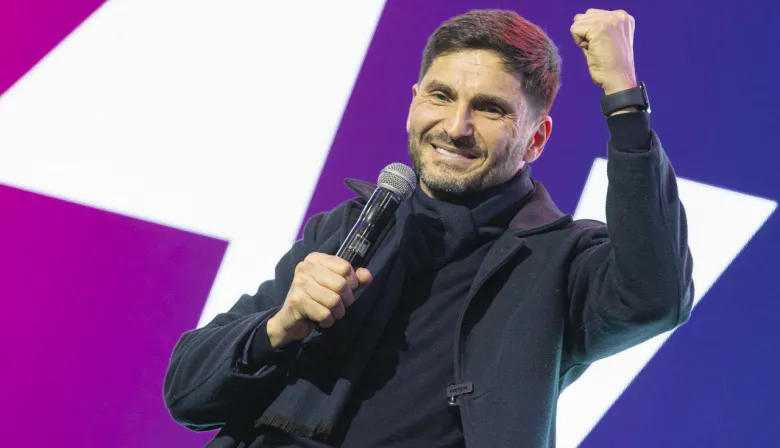 Maximiliano Pullaro pudo sonreír en Santa Fe gracias a la estructura política