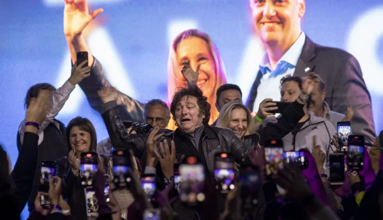Envalentonado, Javier Milei llamó a "pintar de violeta todo el país"