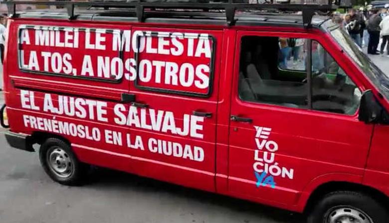 La Unidad Antiterrorista demoró a militantes de Lula Levy durante una protesta cerca de un acto de Milei