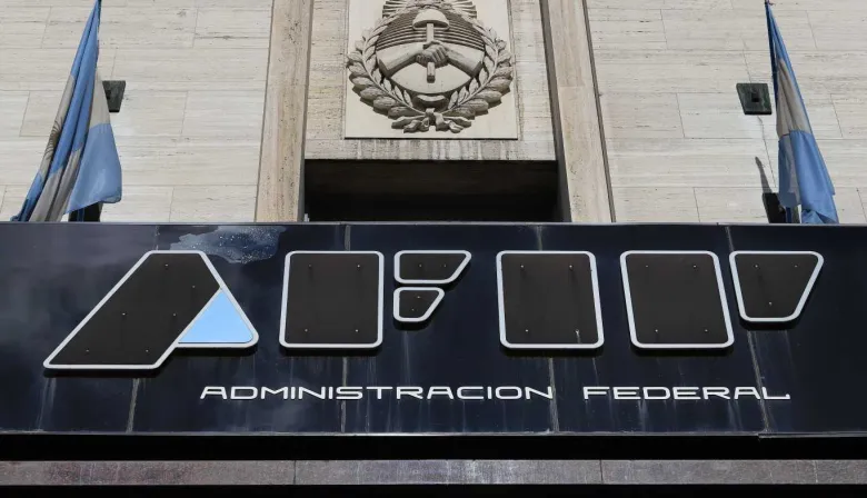 Caputo celebró el aumento de la recaudación de julio