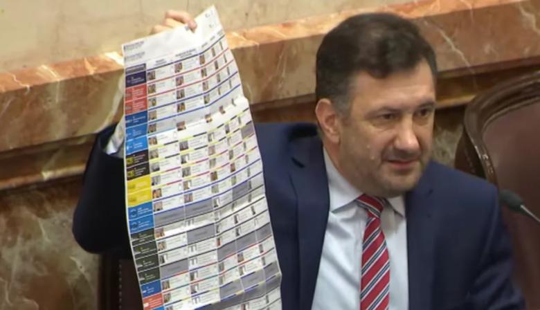 Kueider reapareció desde Paraguay y vinculó su causa judicial con la Boleta Única