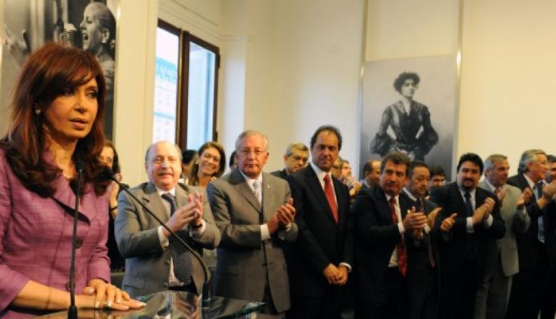 De Cristina a Milei, la AUH cumple 16 años: el video del histórico anuncio