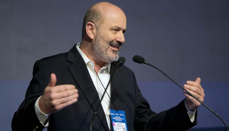 Reforma laboral: Sturzenegger negó que se amplíen las jornadas a 13 horas