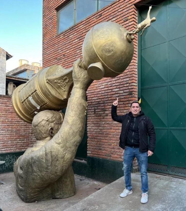 Carlos Trillo fue el impulsor de la estatua de Marcelo Gallardo