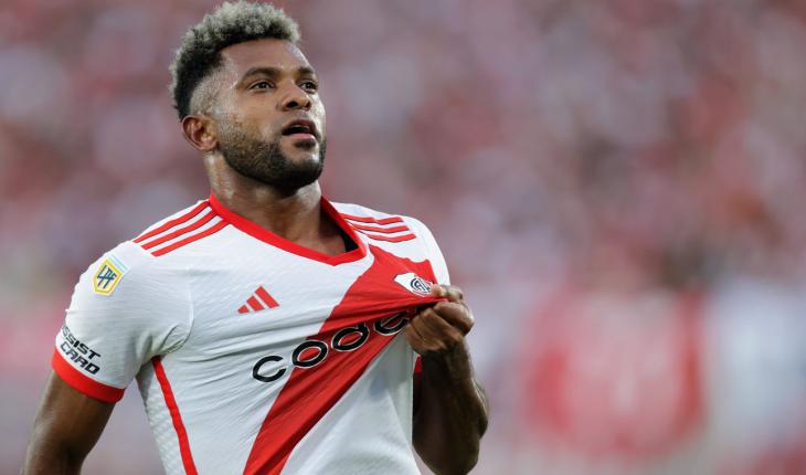 El cafetero está en el cuarto lugar de los goleadores extranjeros más importante de la historia del club. Se encuentra a un sólo tanto de igualar a su compatriota Juan Pablo Angel.