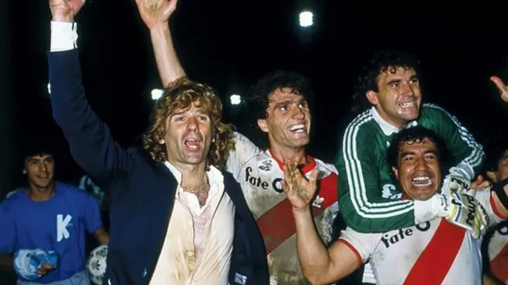 Veira como DT ganó el campeonato local de 1985-86, la Libertadores y la Intercontinental de ese mismo año.
