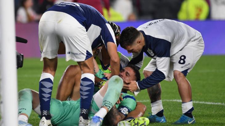 Gimnasia comenzó a gestar su salvación gracias al penal atajado por Nelson Insfrán ante River en el último minuto.