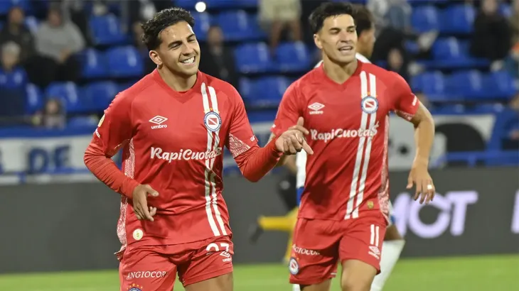 Es una de los mejores jugadores del campeonato y anoche fue fundamental en la victoria de Argentinos frente a Vélez.