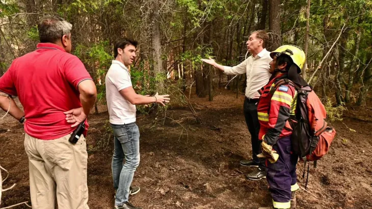 Encuentro entre el ministro Diego Santilli y el gobernador Ignacio Torres en Chubut.