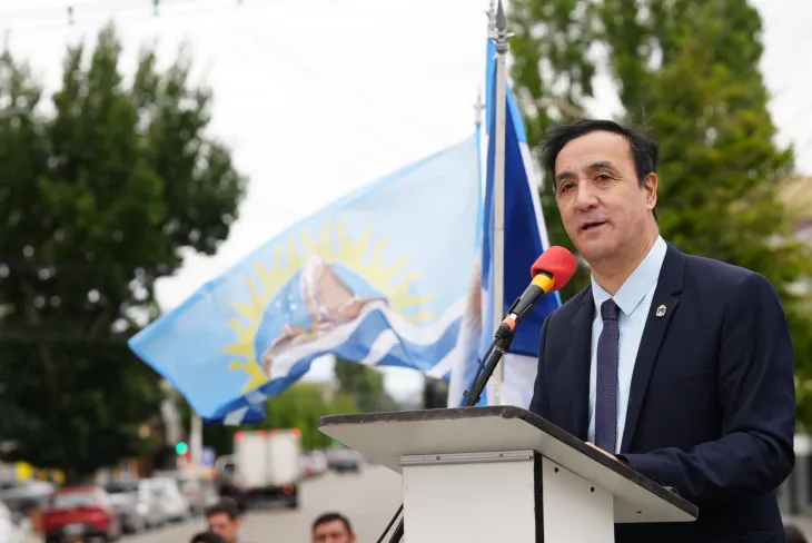 El intendente Grasso es el principal referente del peronismo que busca volver a la gobernaci&oacute;n en 2027.