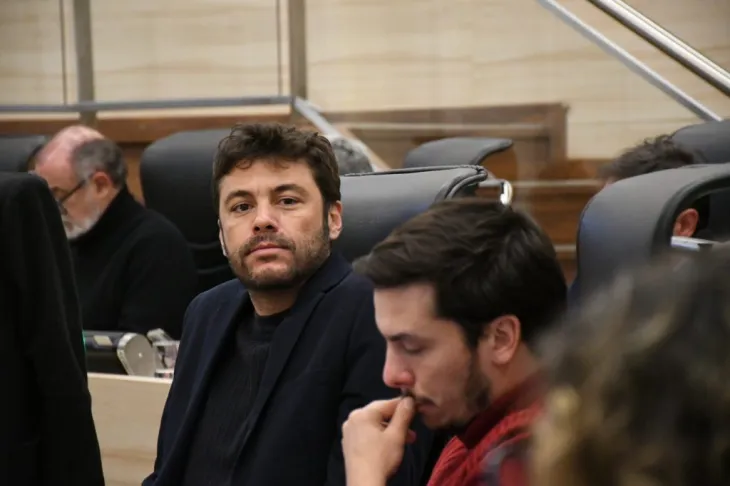 La divisi&oacute;n entre el peronismo tradicional y Ciudad Futura complica el armado de unidad.