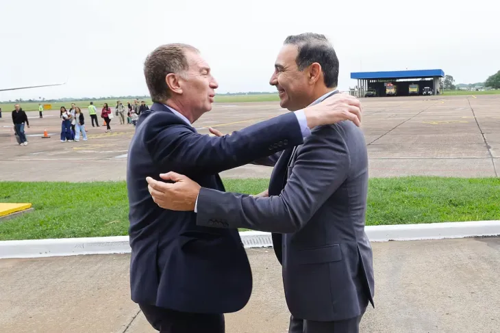 El gobernador Vald&eacute;s y el ministro Santilli analizan el impacto fiscal de la reforma.