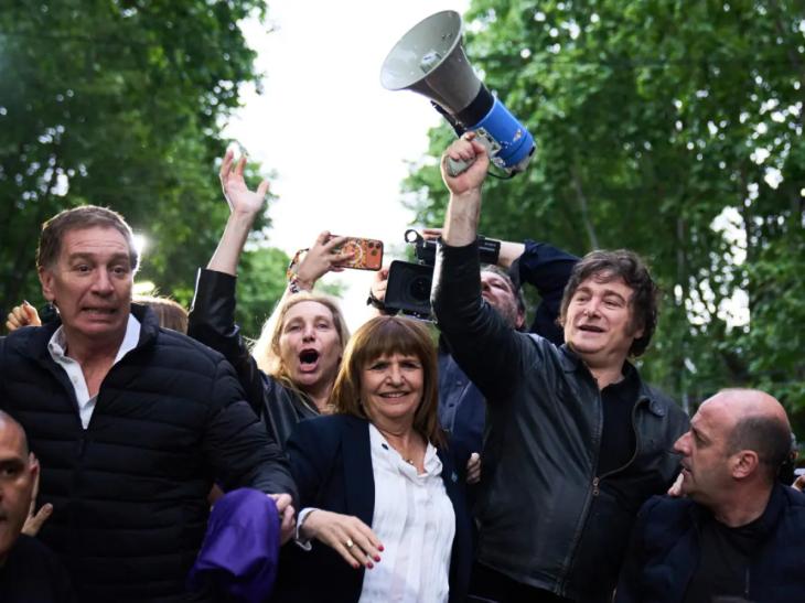 El presidente Milei durante el acto donde calific&oacute; a Rosas de "tirano".