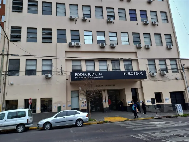 Fachada de la fiscalía en Quilmes donde se tramita la causa contra el policía.