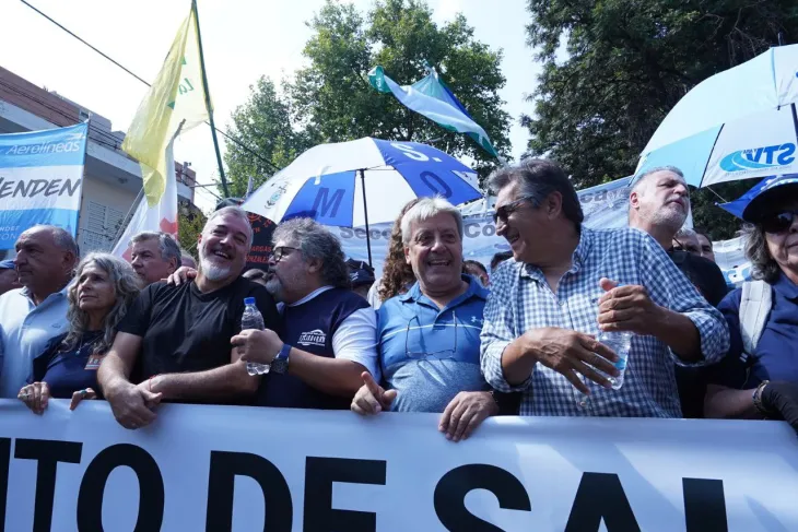 Abel Furl&aacute;n y Rodolfo Aguiar durante la protesta en el centro de C&oacute;rdoba.