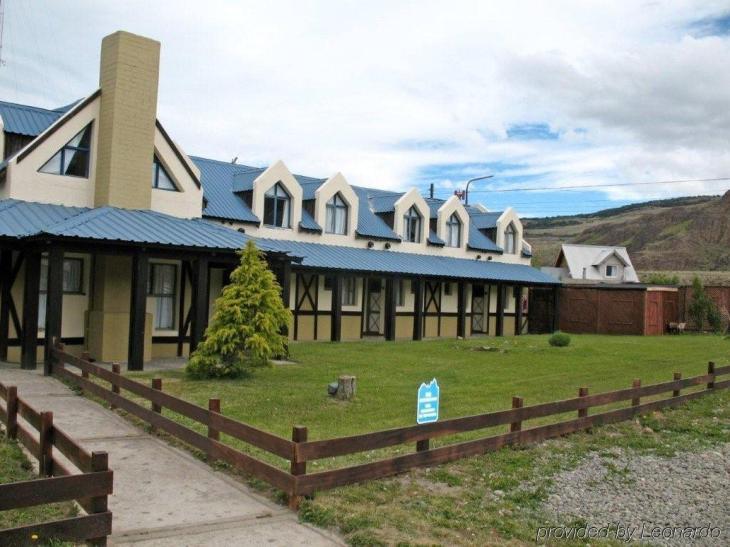 Fachada del hotel La Aldea del Chalt&eacute;n, propiedad de la familia Kirchner solicitada para decomiso.