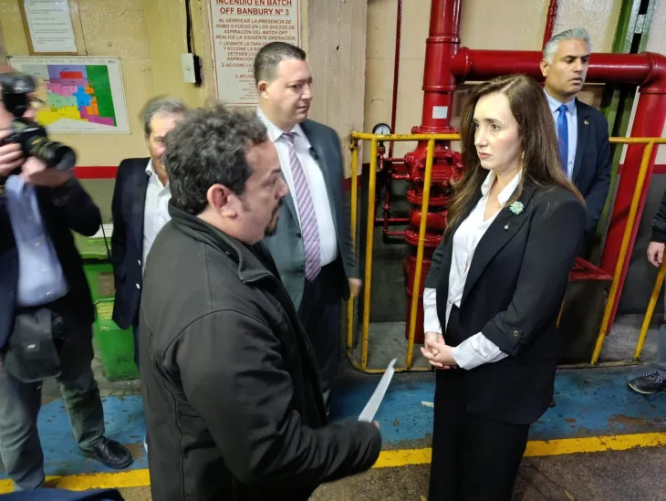 L&iacute;der sindical Alejandro Crespo durante un reclamo por despidos industriales.