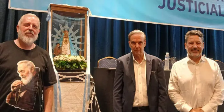 El diputado nacional Miguel &Aacute;ngel Pichetto en un encuentro militante junto a Guillermo Moreno.