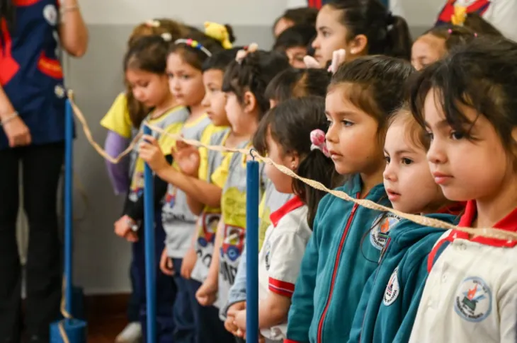 Fachada de la instituci&oacute;n educativa donde se registraron las raciones deficientes.