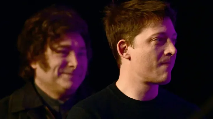 Santiago Caputo lleva adelante un enfrentamiento con Karina Milei en el Gobierno.