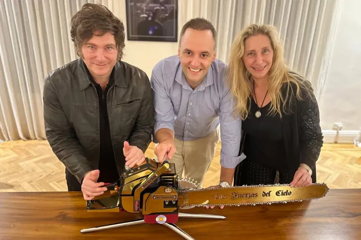 El c&iacute;rculo &iacute;ntimo del Presidente refuerza el control sobre la billetera p&uacute;blica.