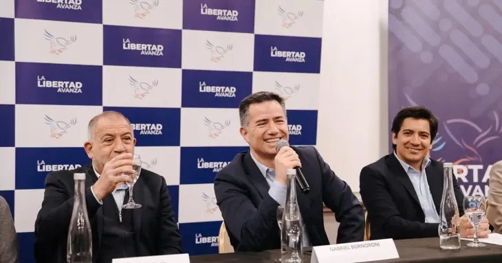 nueva mesa opositora que excluye a De Loredo.