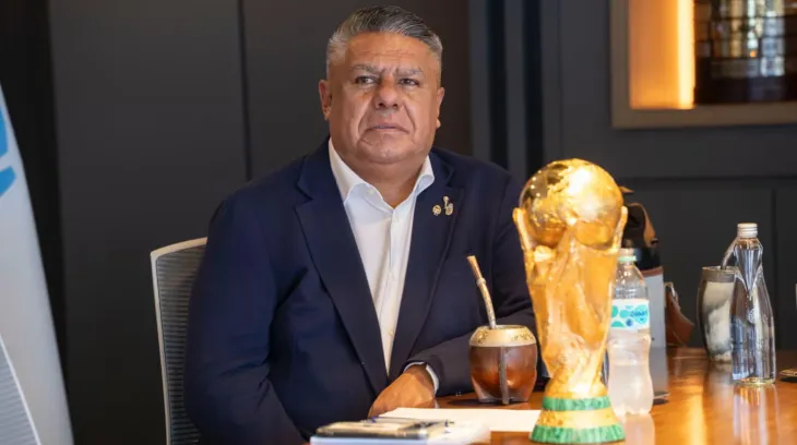 Chiqui Tapia podr&iacute;a perderse el Mundial 2026.