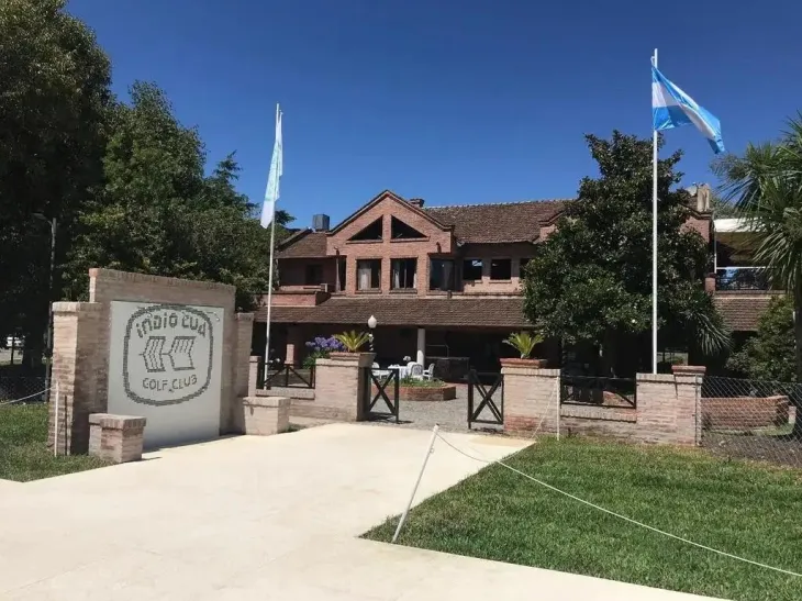 Barrio privado donde la familia posee una vivienda.