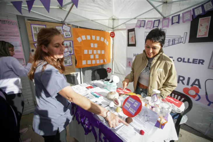 Intendenta Mayra Mendoza durante una recorrida institucional.