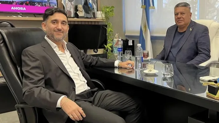 Ariel Vallejo de Sur Finanzas con Claudio "Chiqui" Tapia de AFA.