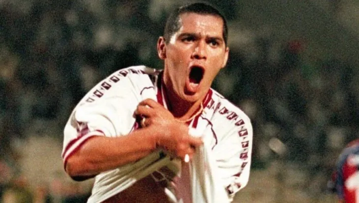 Hugo Morales, el exfutbolista de Lan&uacute;s citado a declarar por el departamento de Adorni en Caballito.