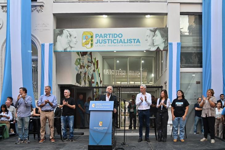 Alak asumi&oacute; la conducci&oacute;n del justicialismo platense con un fuerte llamado a la unidad del campo nacional y popular.
