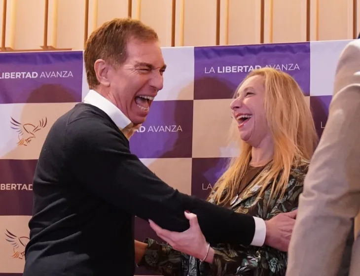 El respaldo de "El Jefe" posiciona a Santilli como el candidato natural para disputarle la provincia a Kicillof.