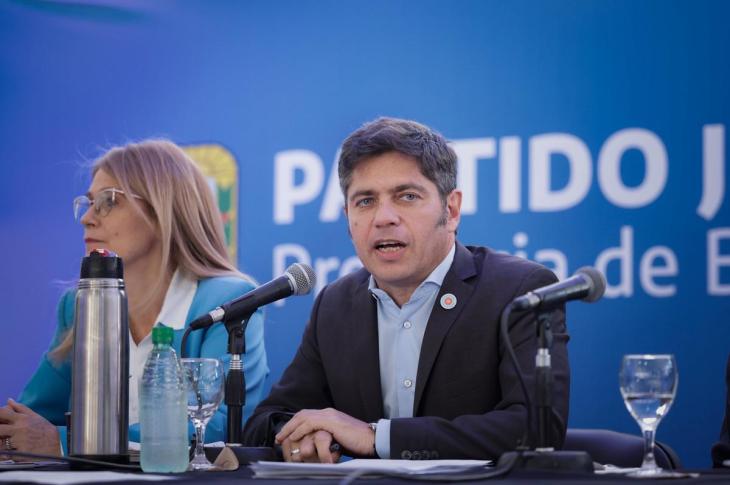 El gobernador de Buenos Aires asumiendo formalmente la conducci&oacute;n partidaria provincial.