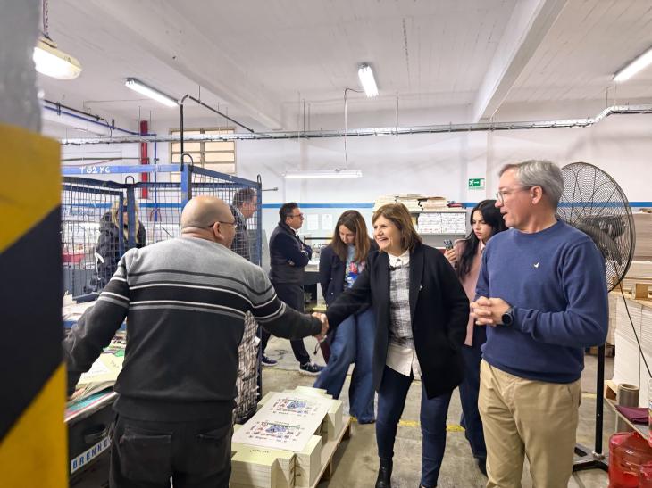 La exministra de Seguridad visit&oacute; una planta tradicional del sur porte&ntilde;o junto a referentes de LLA.