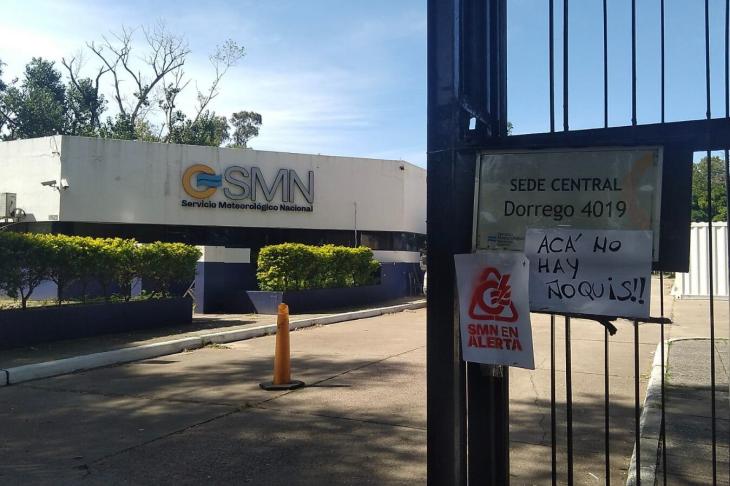 El gremio denuncia el despido de 140 trabajadores que afecta el control climático federal.
