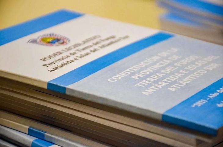 La ley sancionada en 2023 declaraba la necesidad de modificar 70 art&iacute;culos de la Carta Magna provincial.