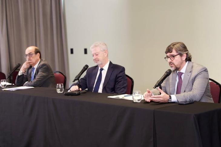 Los abogados Carlos Beraldi, Rafael Valim y Javier Borrego en la conferencia de prensa del 29 de julio de 2026, cuando anunciaron la presentación de Cristina Kirchner ante el Comité de Derechos Humanos de la ONU.