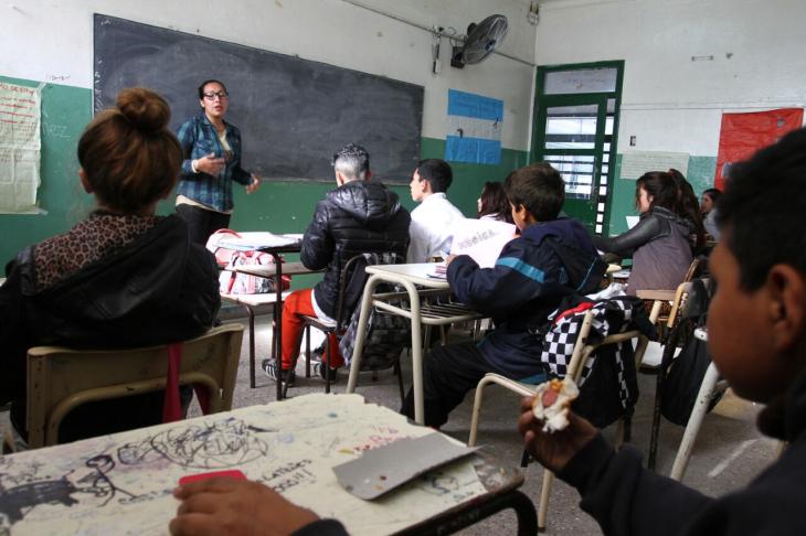 Alumnos de secundaria en un aula bonaerense