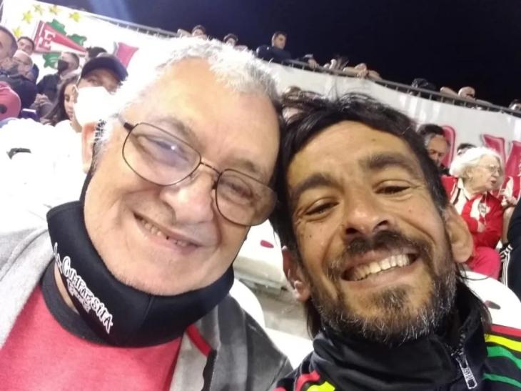 Daniel junto a su hijo, una v&iacute;ctima del fentanilo adulterado.